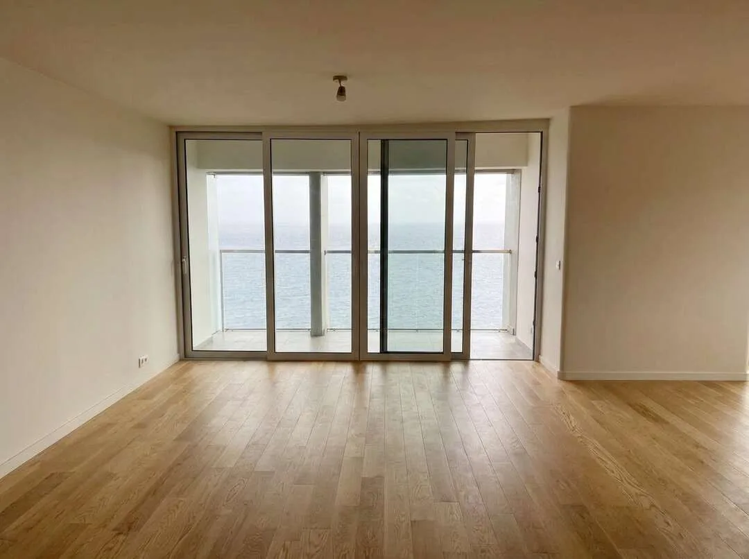 Horizon Living lounge before furnishing and guest preparation